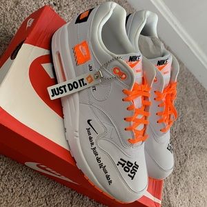 Nike Air Max 1 LX